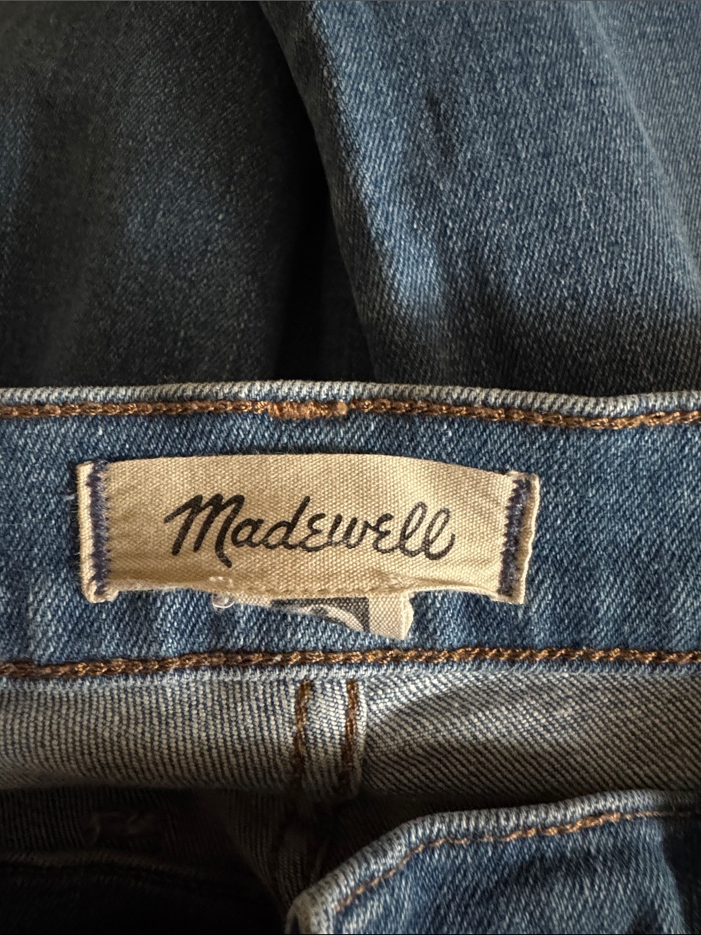 Madewell midrise, kick out jeans